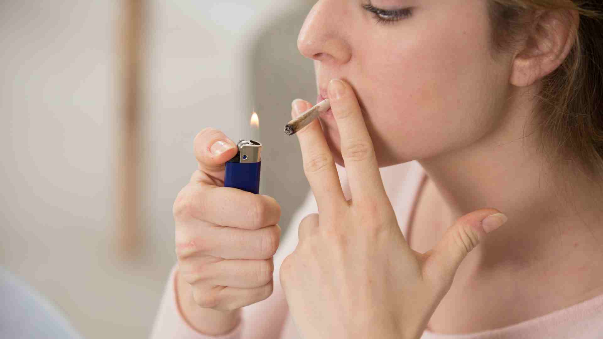 Ingesting vs. Smoking Weed in Canada